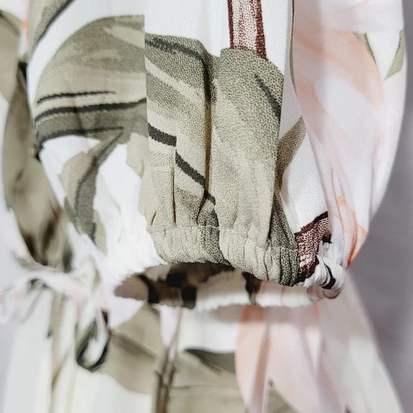 XS X-SMALL Express‎ Ruffled CrossOver Surplice Floral Blouse NWT - Picture 6 of 12